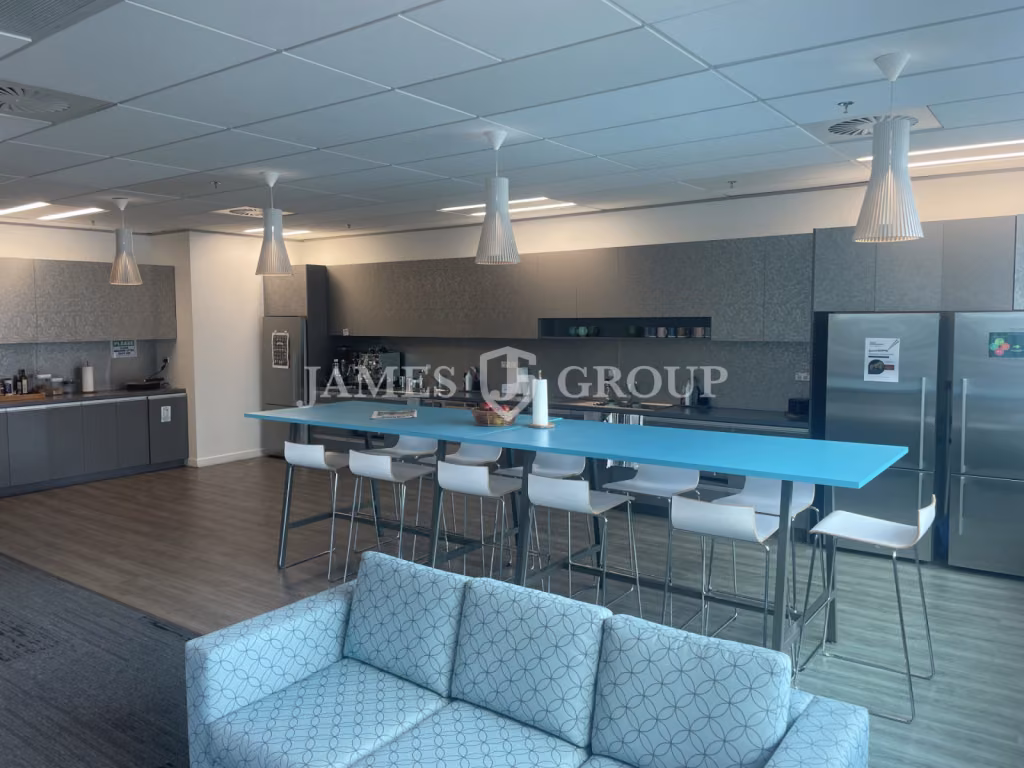 Top Floor Office In Prime Location | 782sqm