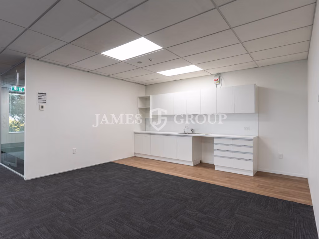 Prominent Location | 266sqm Greenlane Office
