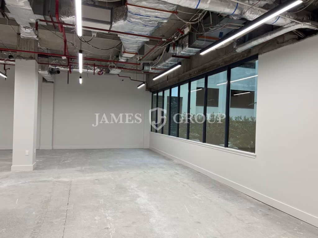 Plaza Level Office In The Heart Of The Cbd