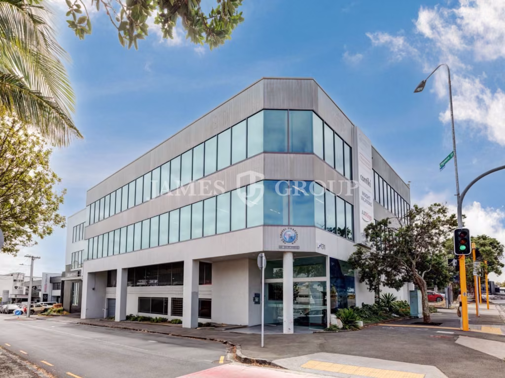 648m² Office With Fit-out & Easy Access