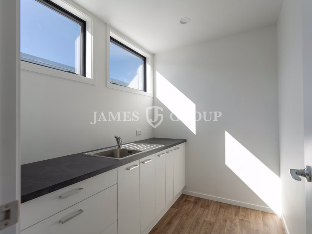 770m² Refurbished Industrial + Showroom