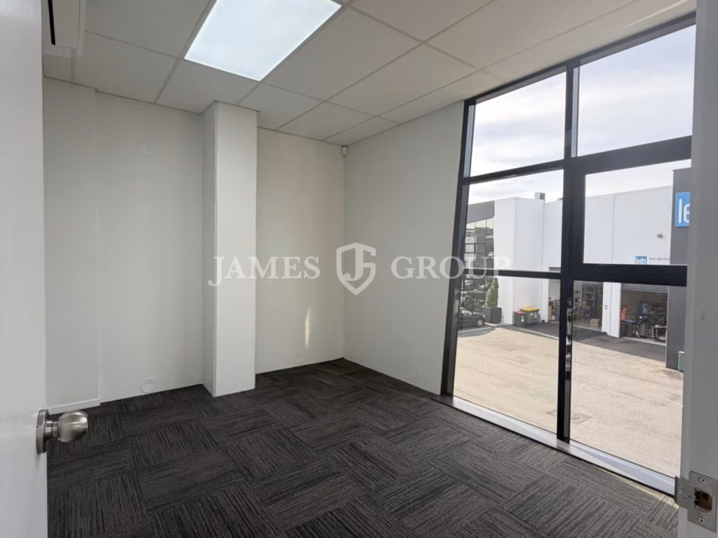Refurbished & Ready | 590m² Penrose Unit