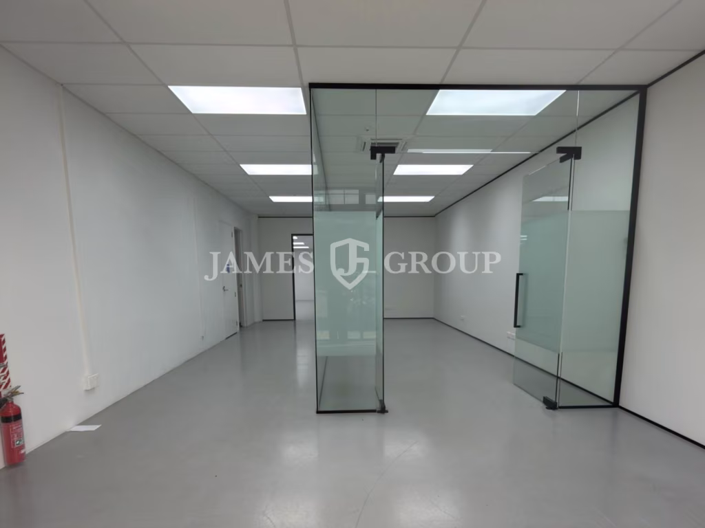 Refurbished & Ready | 590m² Penrose Unit