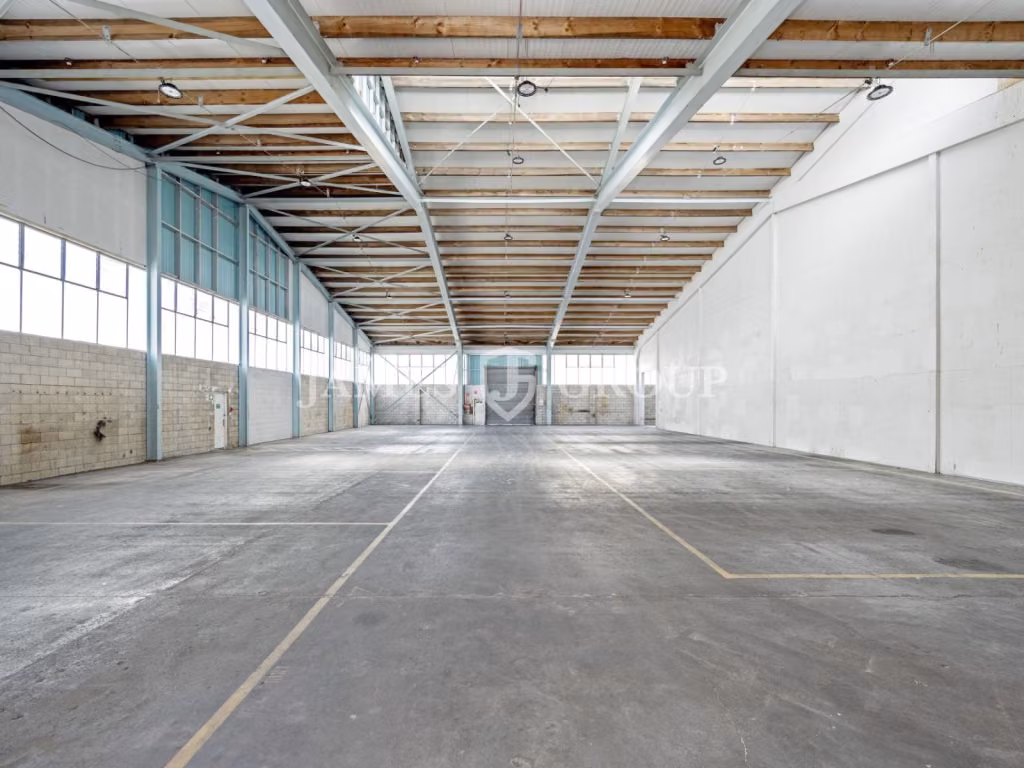 $165p/sqm With Dual Road Access