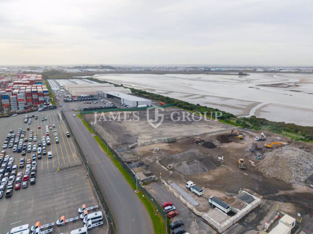 Heavy Industry Yard With Power & Water