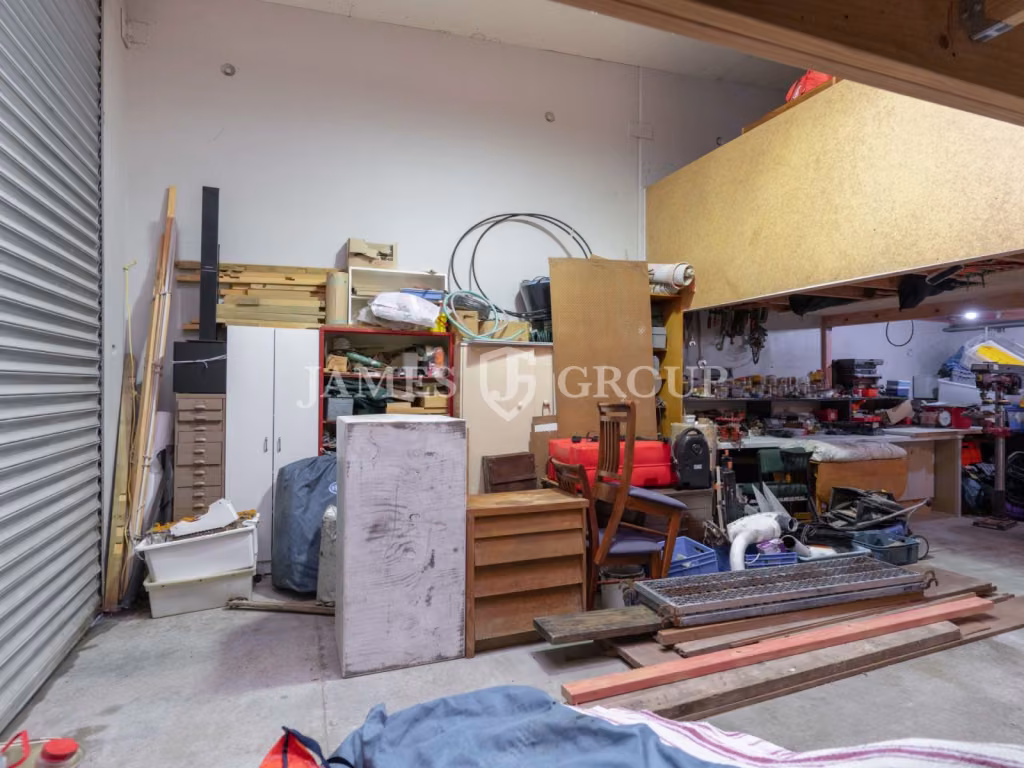 Compact Industrial Unit In Tidy Gated Complex