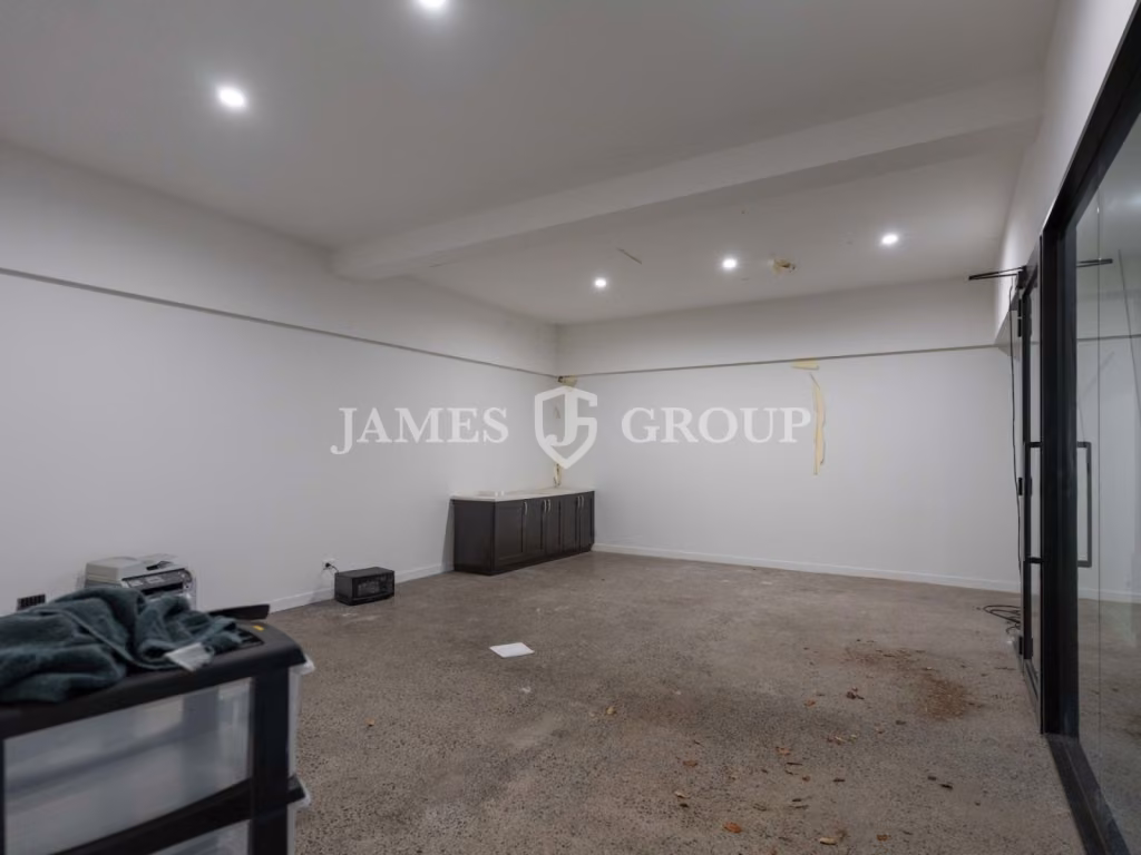 756m² Warehouse | 216m² Office | St Johns