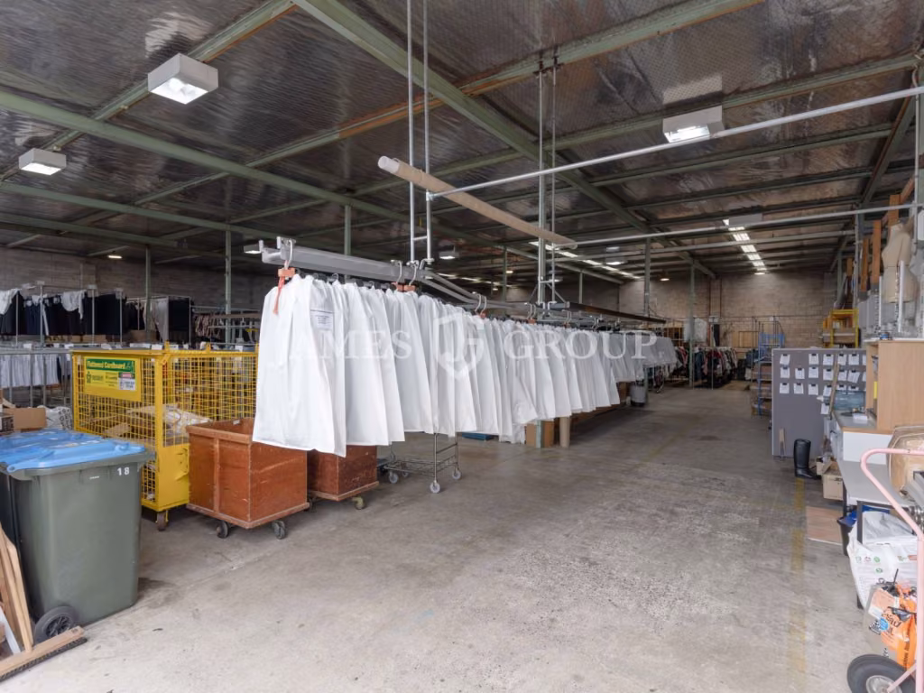50 / 50 Warehouse & Office | 2 Mins From Motorway