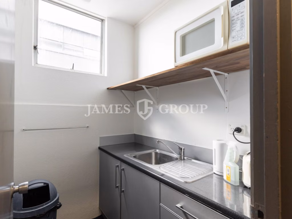 Well-positioned 109m² Open Plan Office