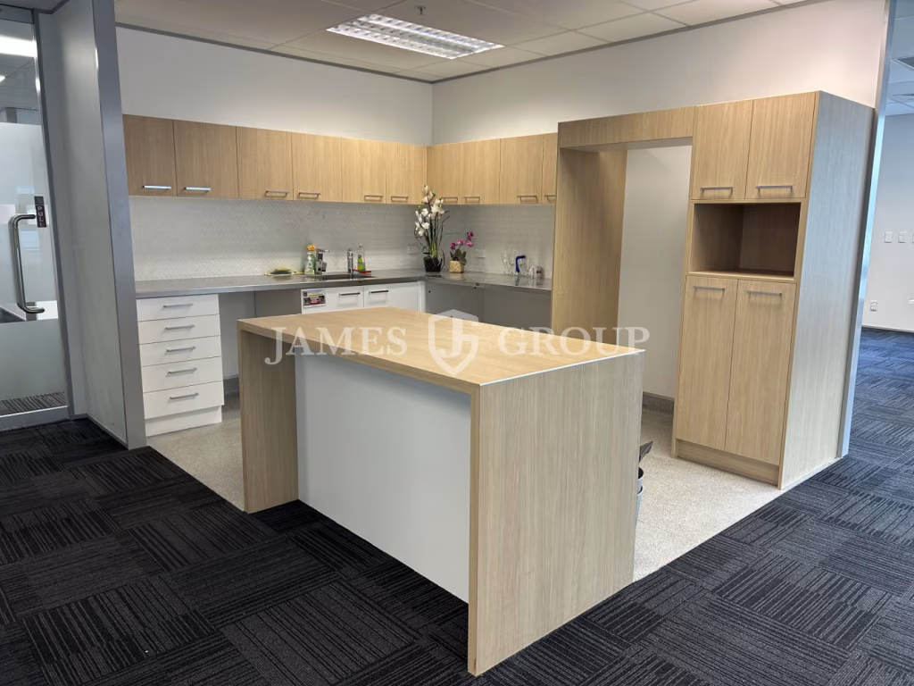 Large City Fringe Office With Flexible Layout