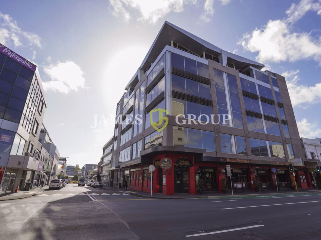 Full Floor With Impressive Fit-out