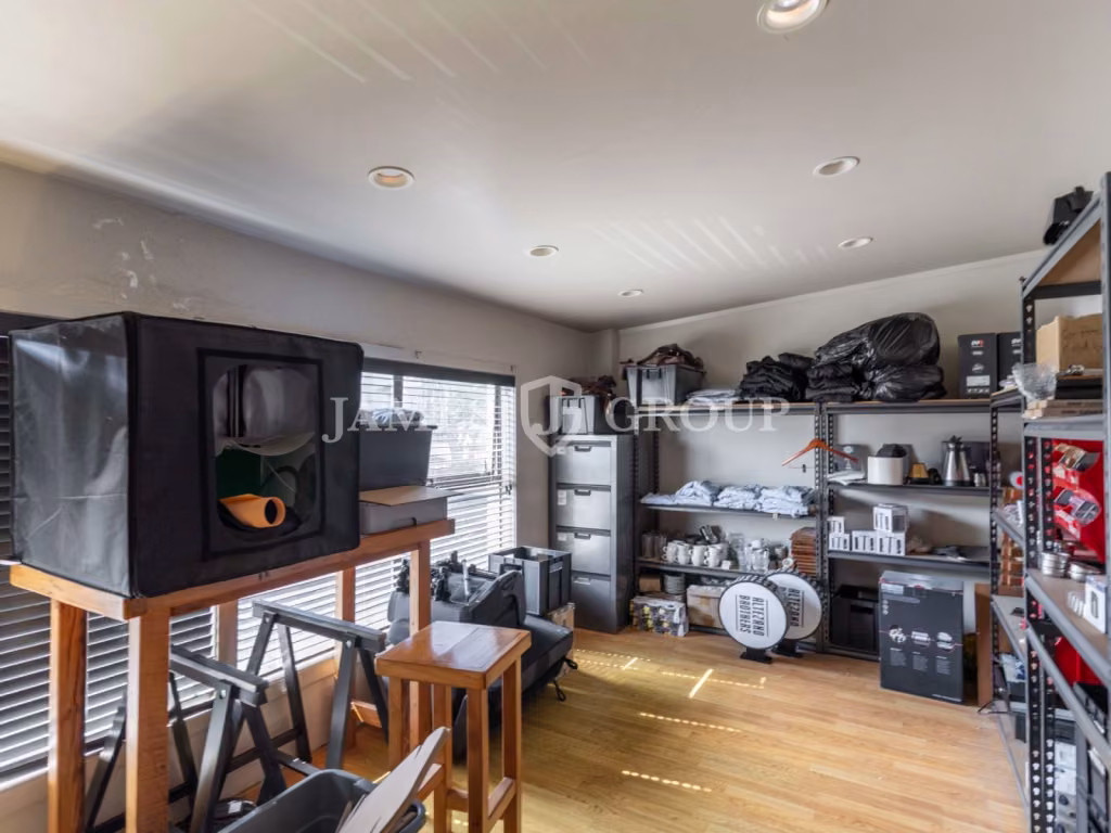 Rare Mount Eden Industrial Unit For Lease