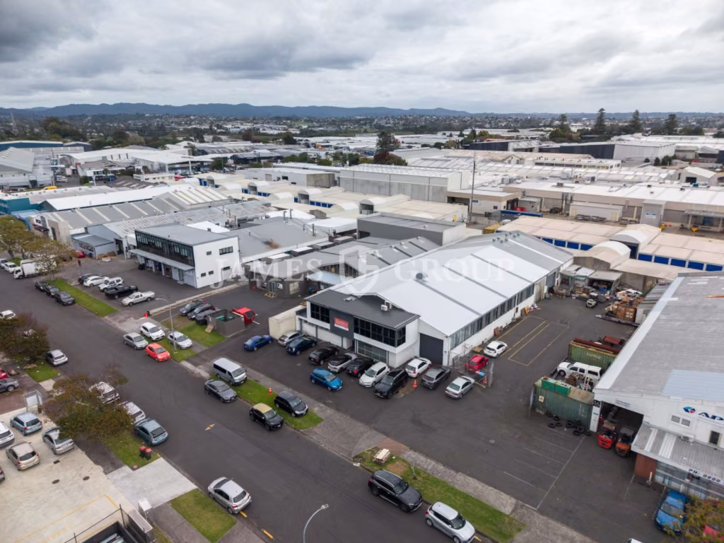 1,250m² High Stud Rosebank Warehouse + Yard