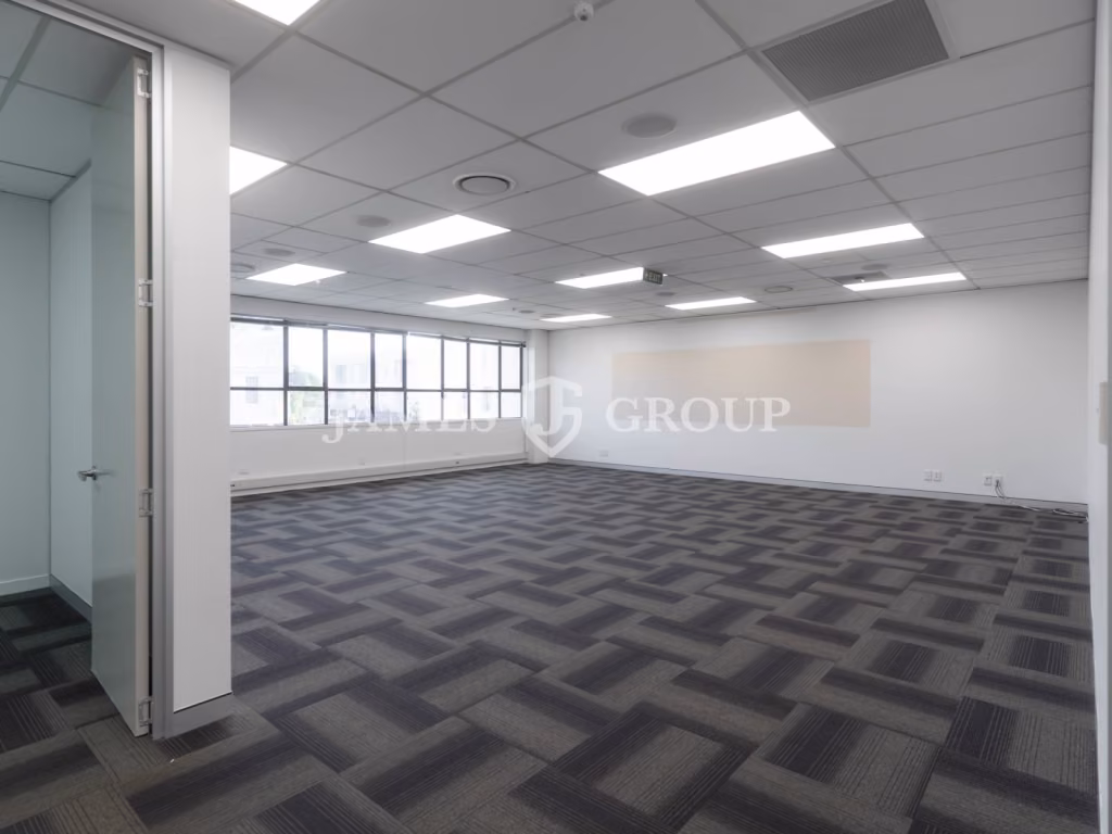 82m² Open-plan Office In Prime City Fringe Spot