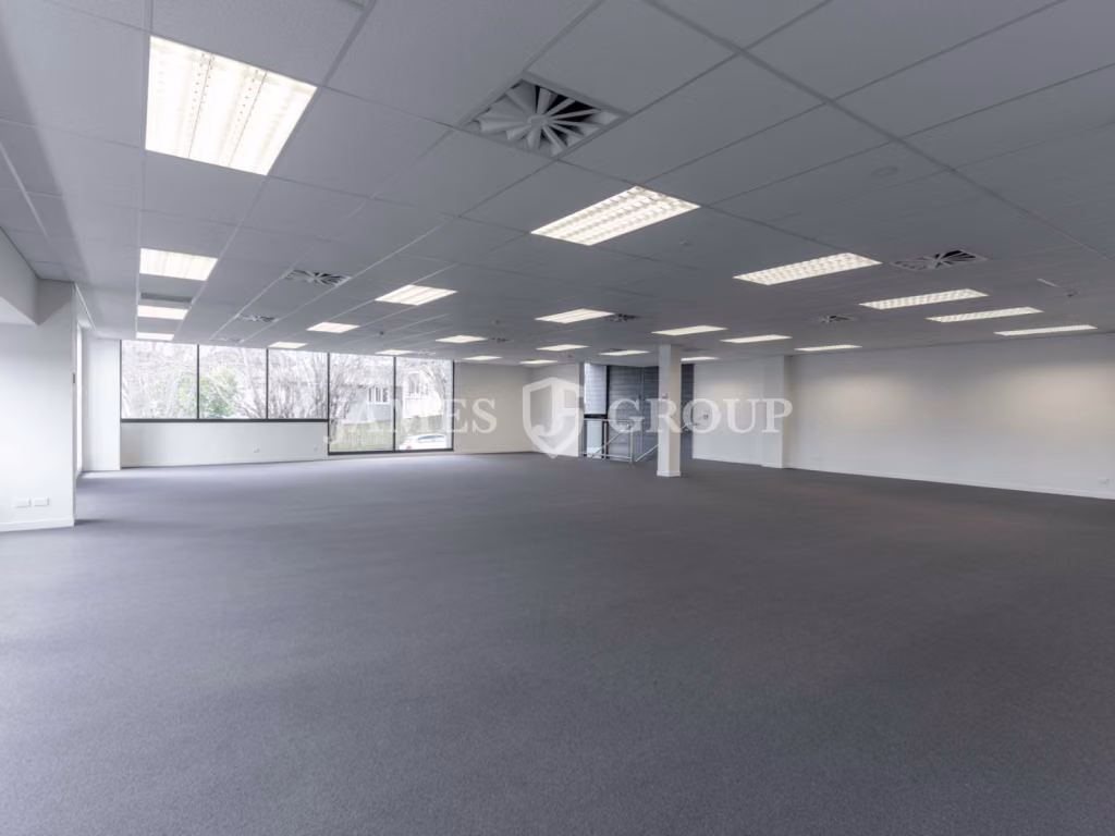 Standalone Epsom Office Ample Car Parking
