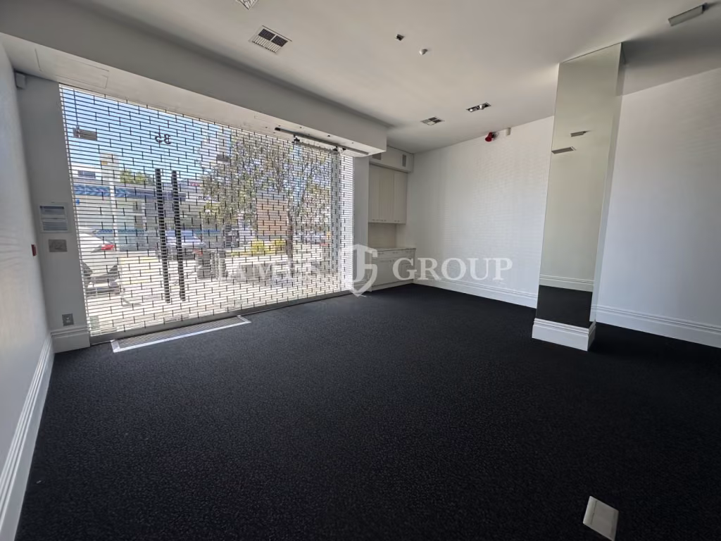 New Market Street Retail With Storage