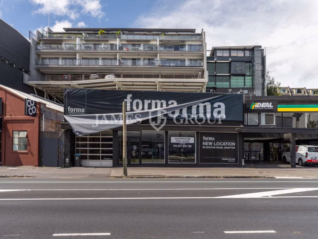 Prime Parnell Showroom With Street Appeal