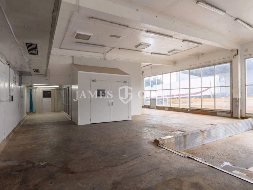 3,802m² Chilled Facility In Prime Penrose