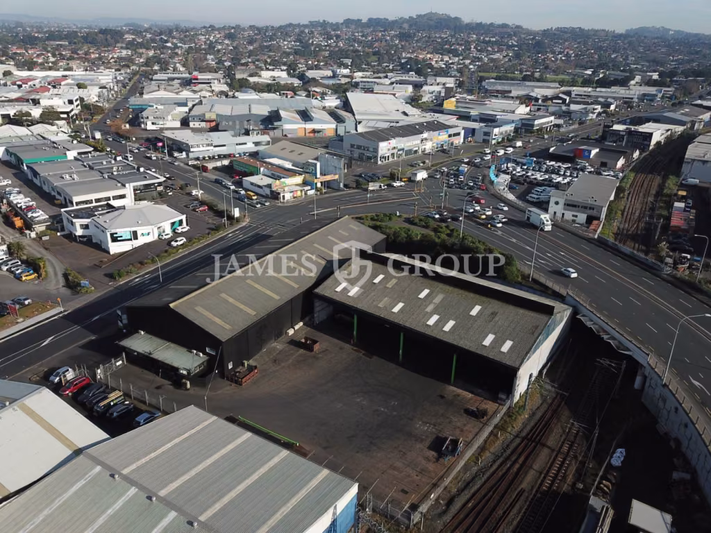 2,154m² Canopy + Yard | Penrose