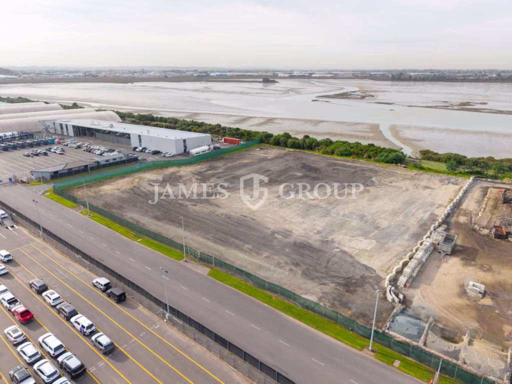 Heavy Industry Yard With Power & Water
