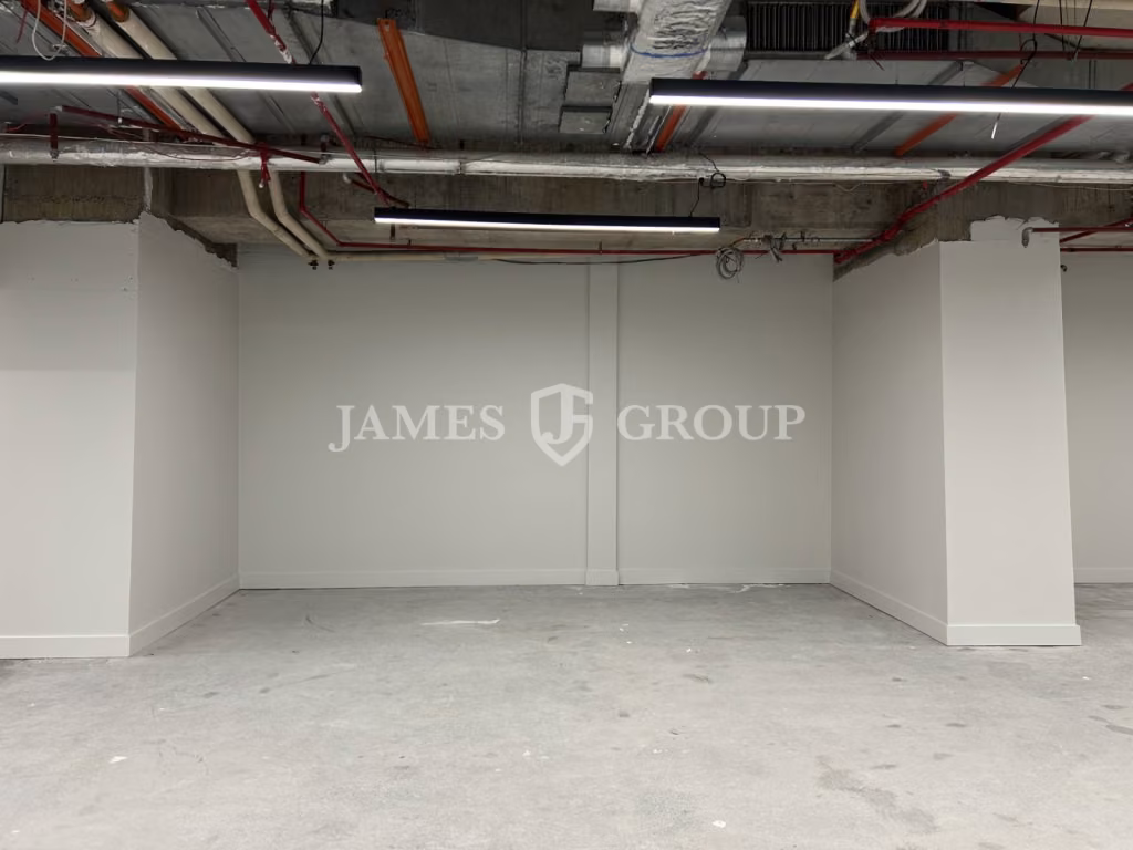 Plaza Level Office In The Heart Of The Cbd