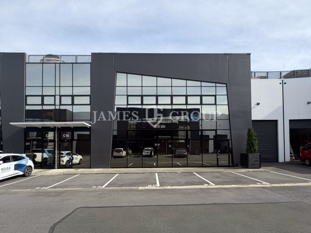 Refurbished & Ready | 590m² Penrose Unit