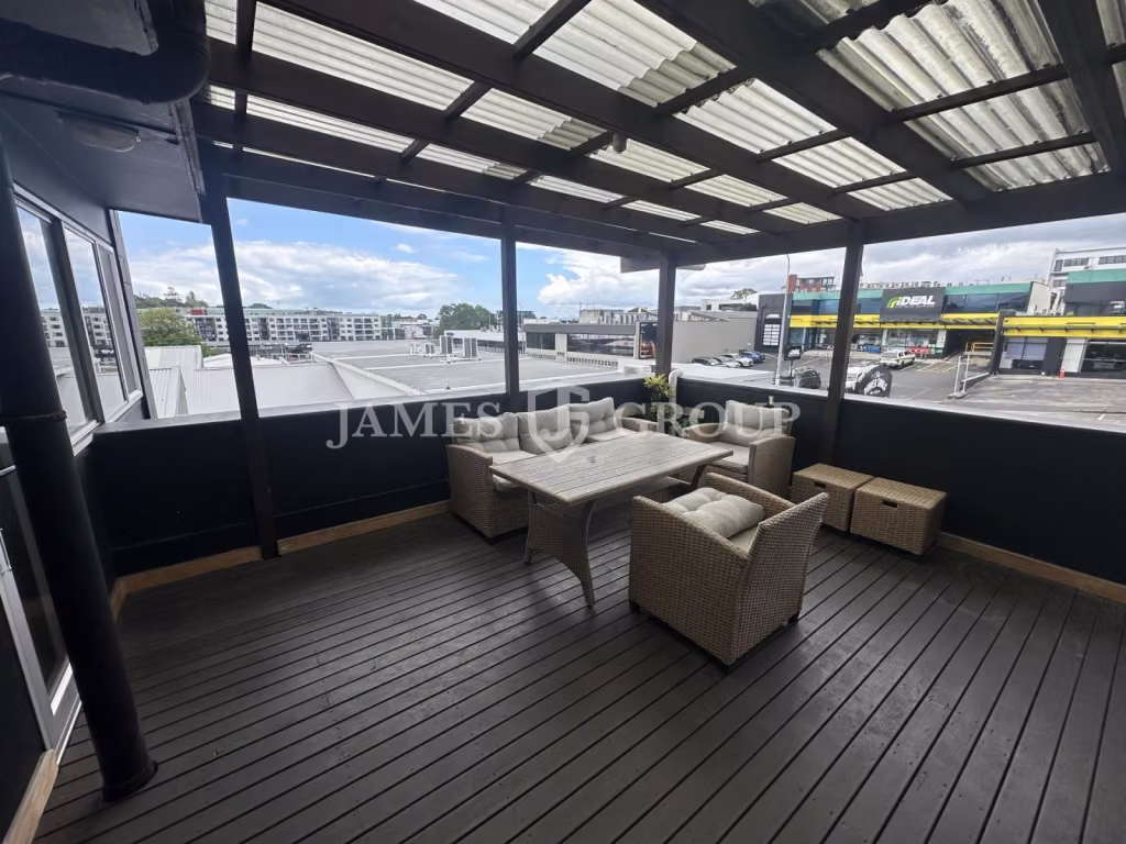 Workspace With A Year-round Balcony
