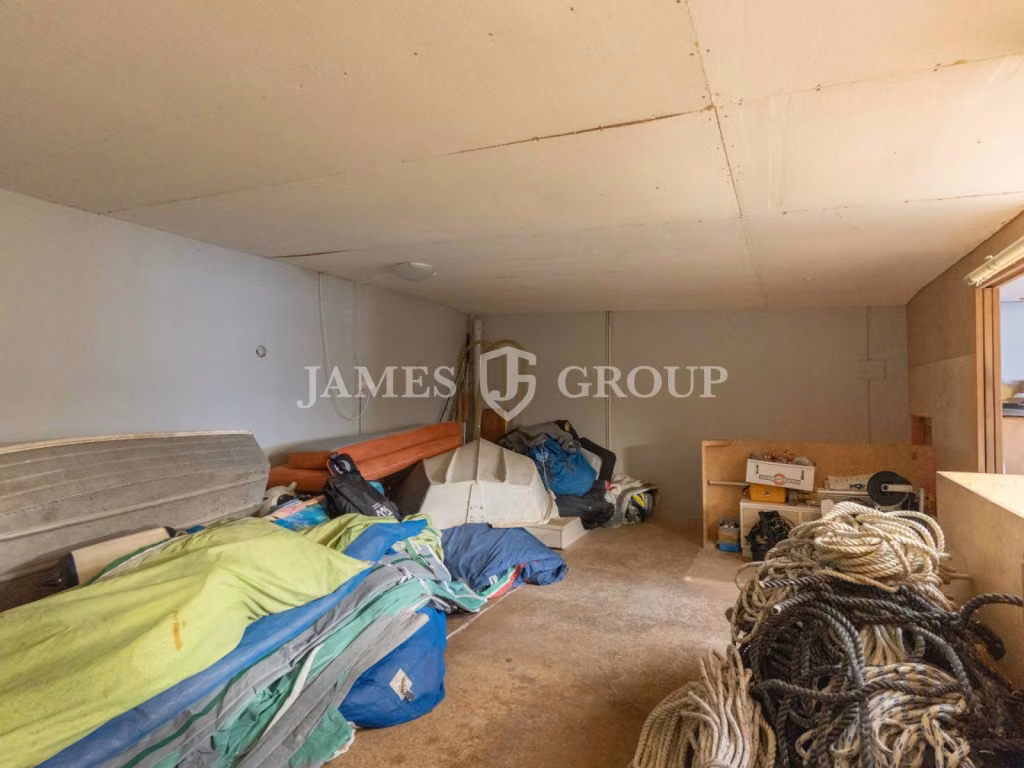 Compact Industrial Unit In Tidy Gated Complex