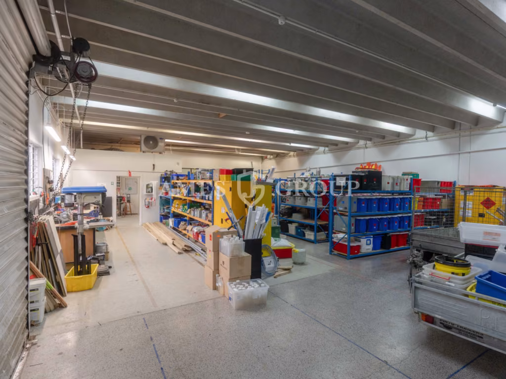 Rare 343sqm City Fringe Warehouse | Stud 3.7m