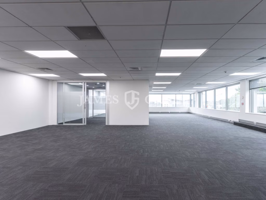 Prominent Location | 266sqm Greenlane Office
