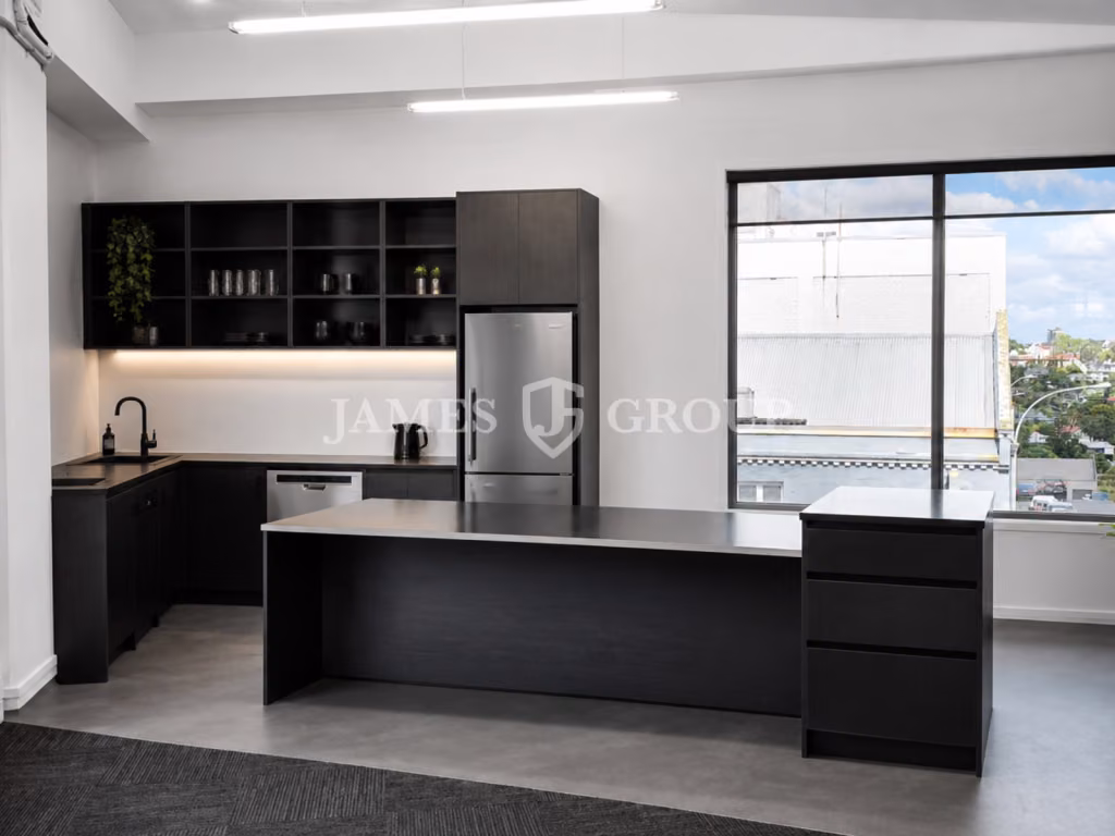 286m² Functional Layout With Modern Fit-out