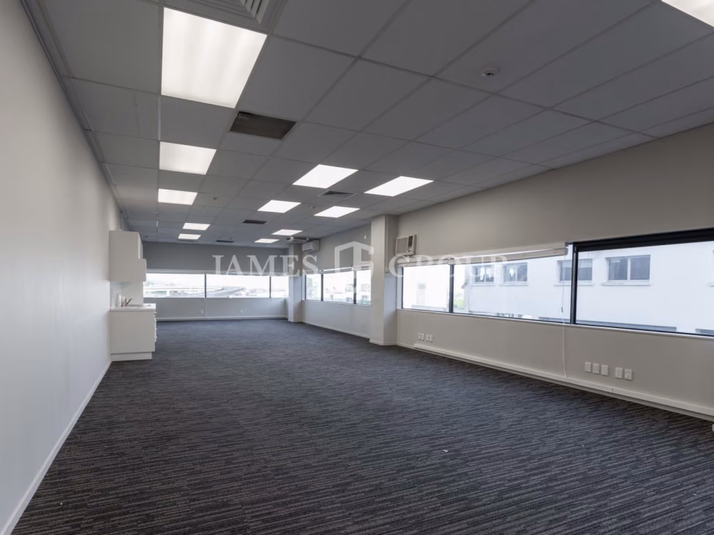 Available Now: 170m² Office With 3 Car Parks