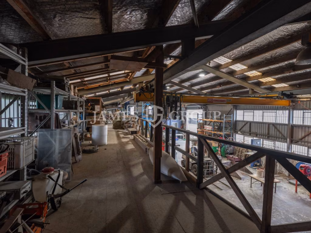 Patiki Road Gantry Warehouse + 3 Phase Power