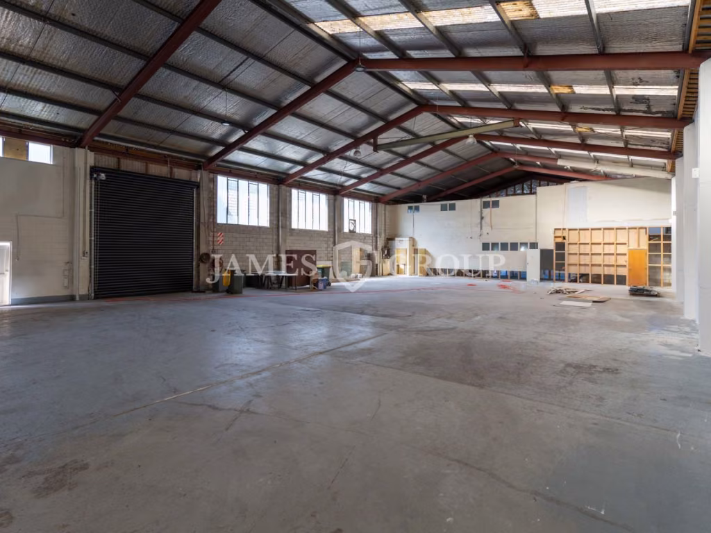 For Sale – Vacant High Stud Warehouse & Yard
