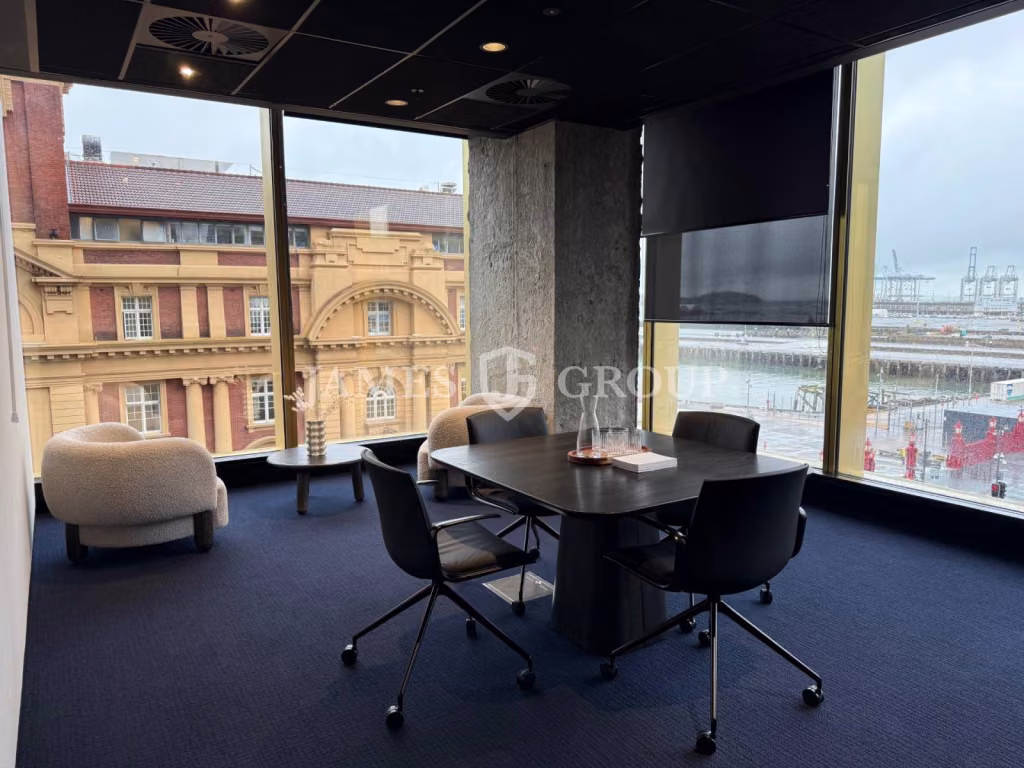 Ready-to-go Office With High Quality Fit-out