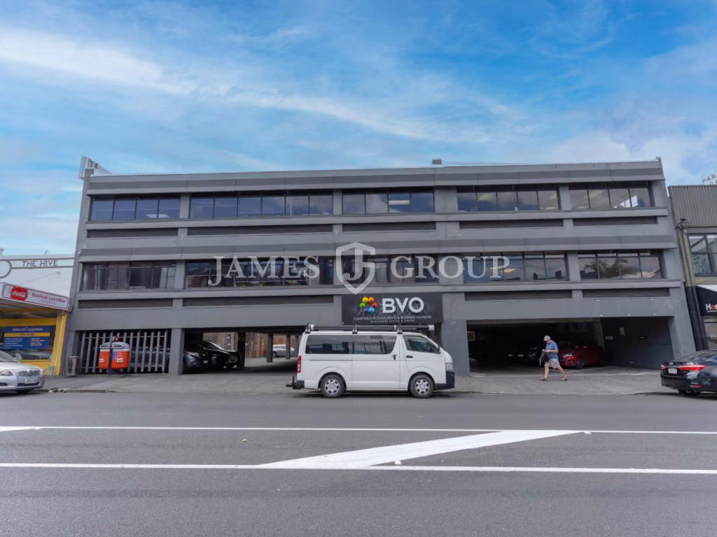 Tidy 19m² Office With Road Frontage