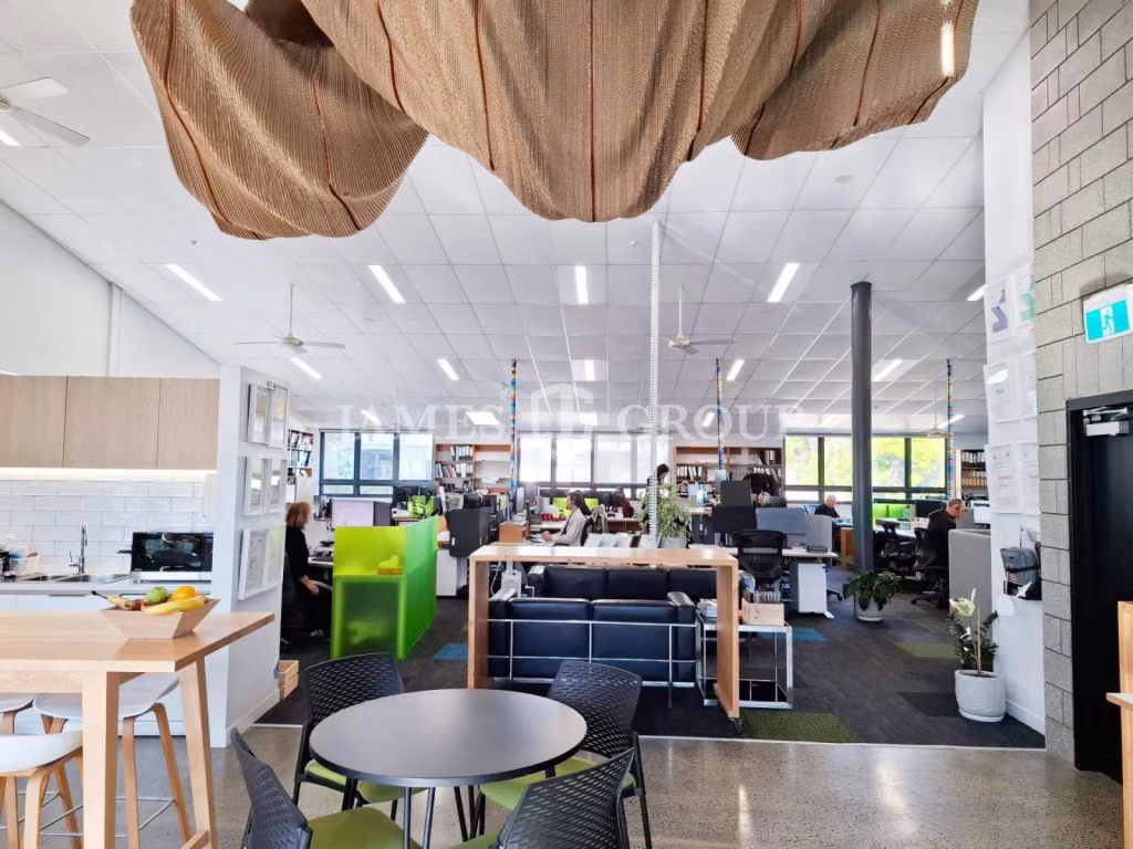 Polished Level 2 Office With Secure 24/7 Access