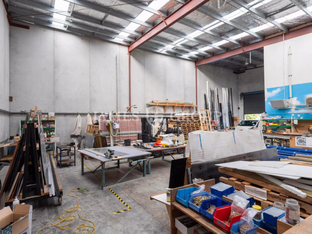 553m² Henderson Industrial | Available Now