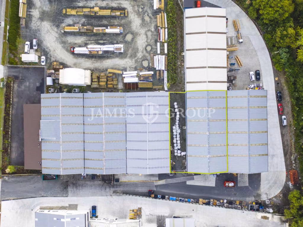 600sqm High Stud Industrial With Yard!