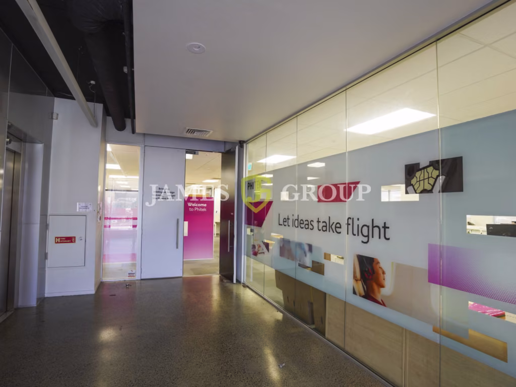 Full Floor With Impressive Fit-out