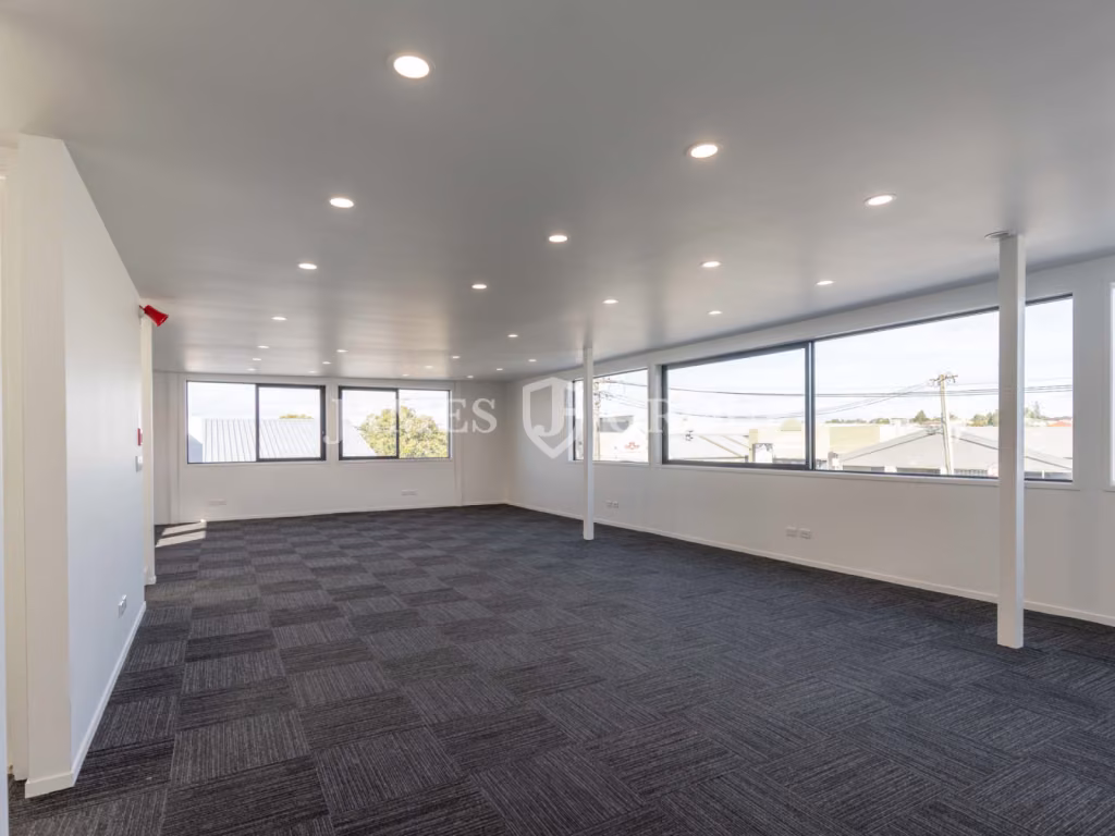 770m² Refurbished Industrial + Showroom