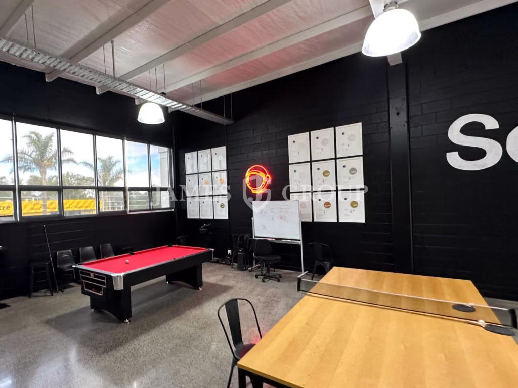 Modern Fitted Office And Extensive Amenities