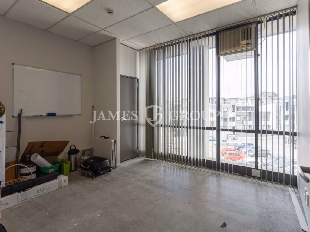 High-profile Office 150m² With Natural Light