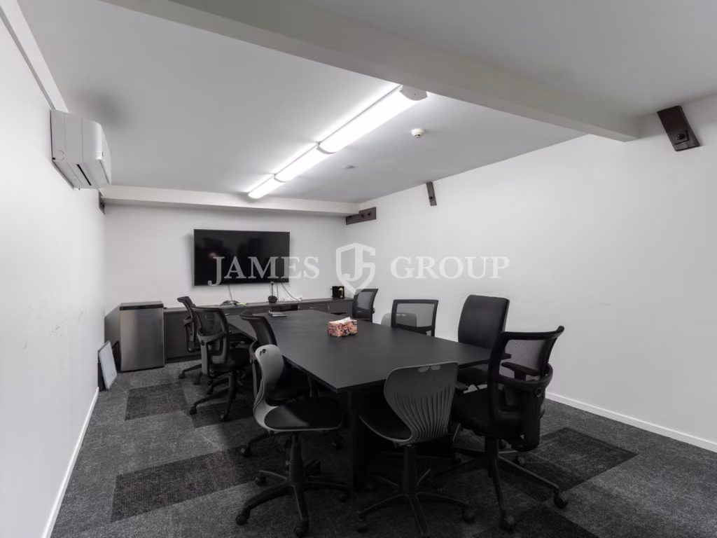 3,462m² Warehouse And Office With Yard