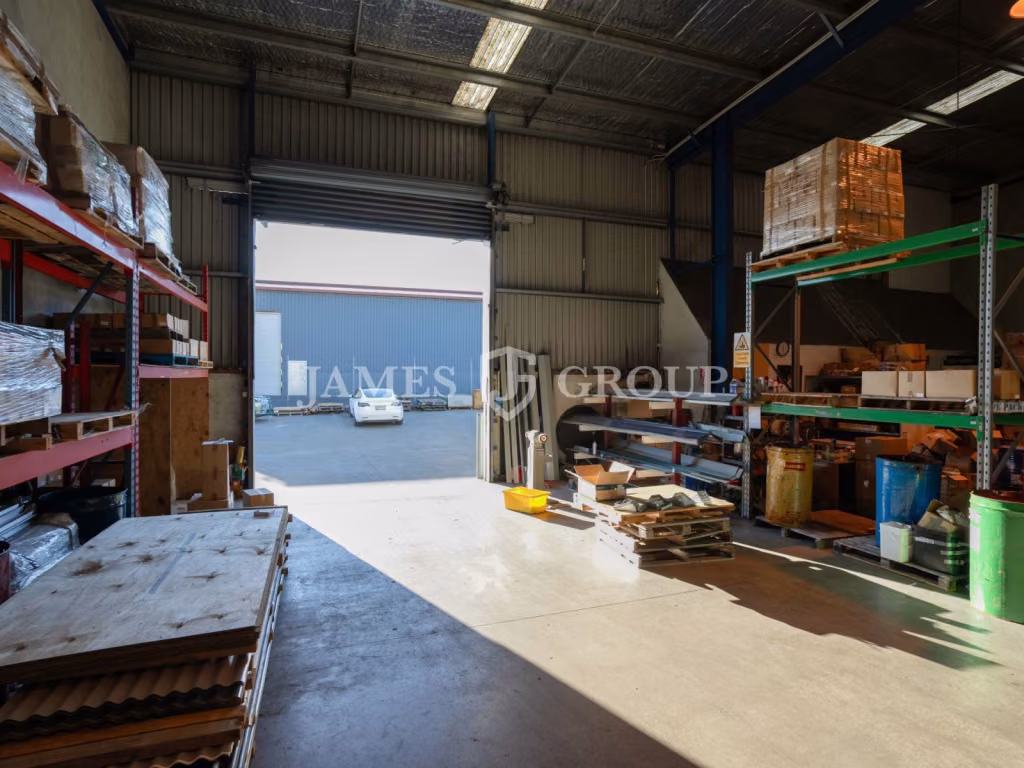 High Stud, Clear Span 400m² Warehouse | Takanini