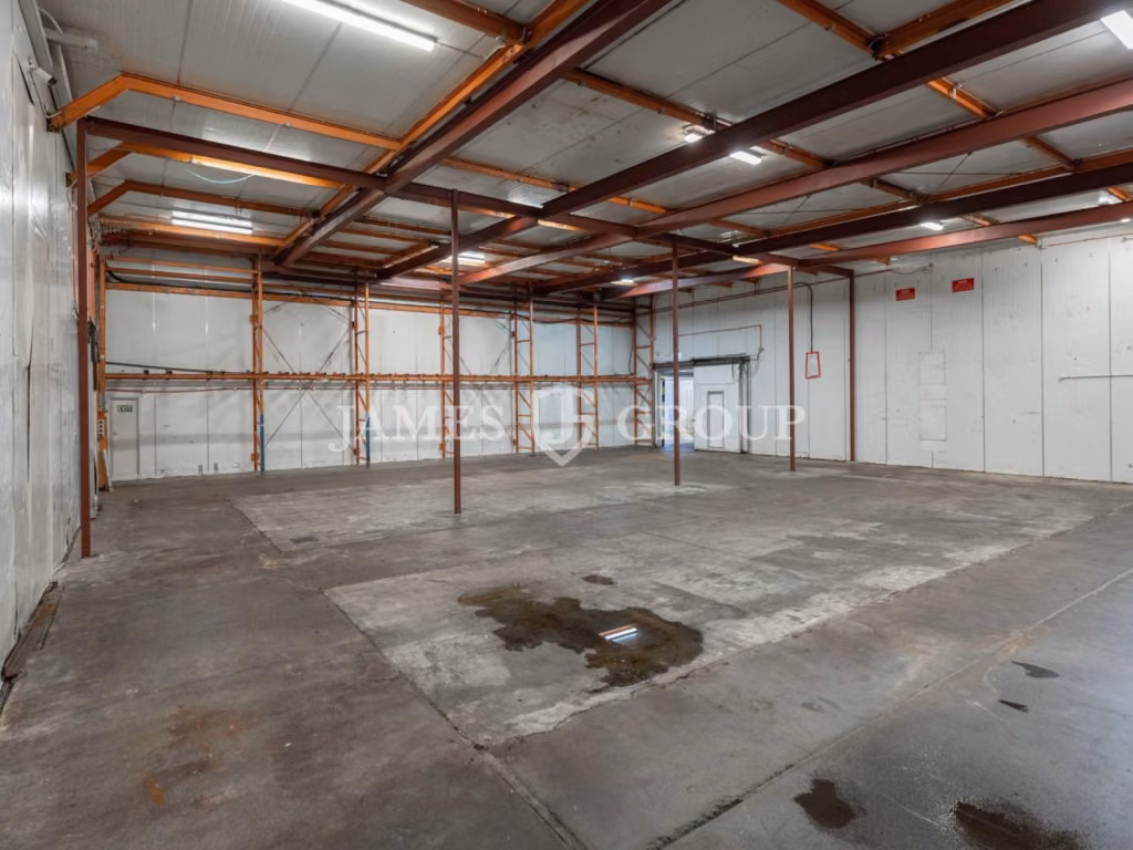 3,802m² Chilled Facility In Prime Penrose