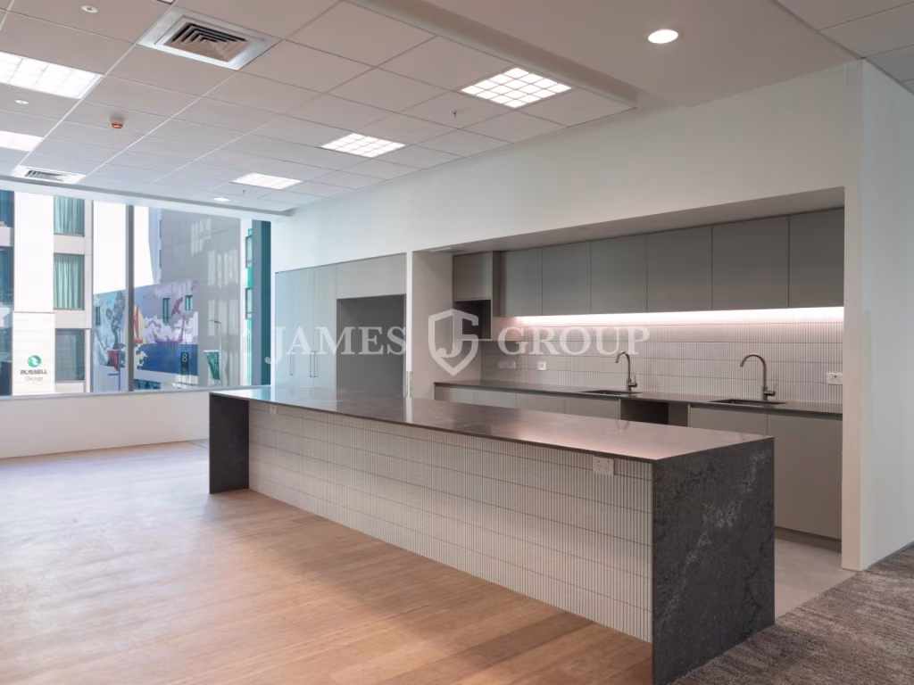 Large 1,680m² Office Floor With Signage Rights
