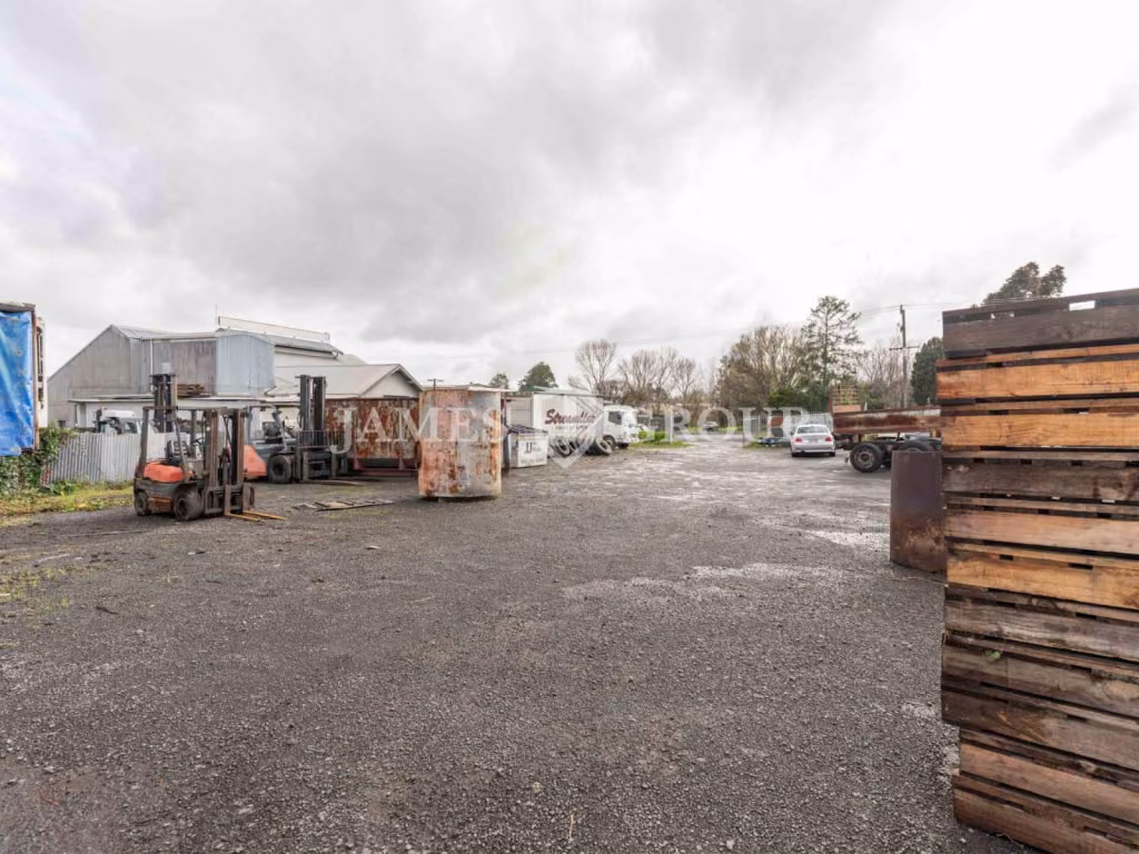 2000m² Secure Yard With Workshop In Drury
