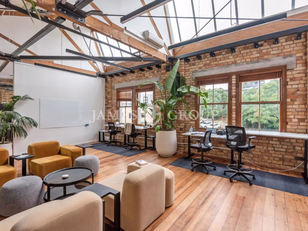 Stunning Character Office – Saatchi & Saatchi