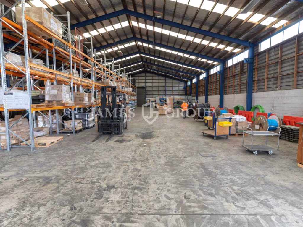 3,378m² Distribution & Logistics Facility |penrose